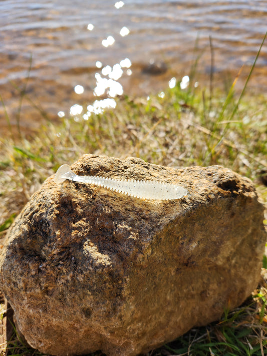 White paddle tail